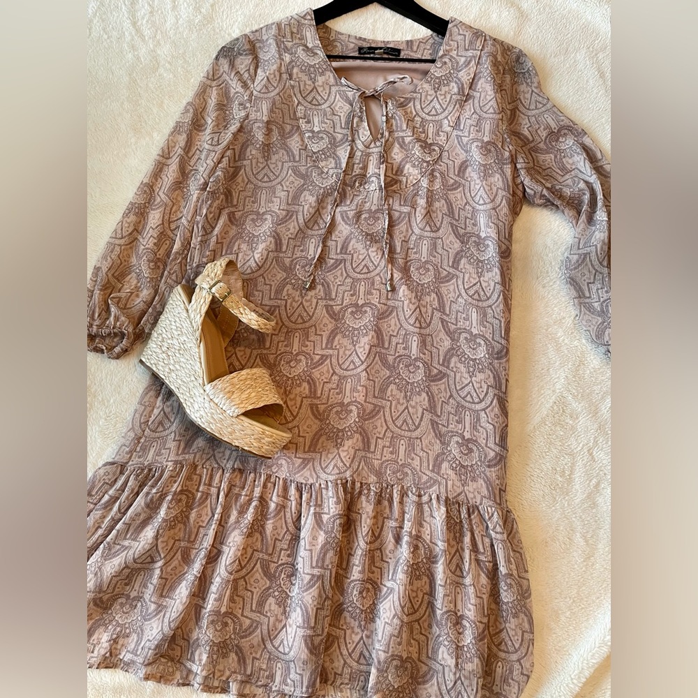 Long sleeve Taupe in color with paisley print size ~small made by Rose&Olive